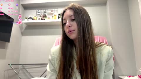 Snapshot of kymberlyrosenlof chatting on June 12, 2:32 am Selena online show from June 12, 2:32 am