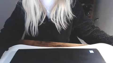 Snapshot of kymchi chatting on February 6, 11:52 pm Check Out My NSFW OnlyFans Link On Bio online show from February 6, 11:52 pm