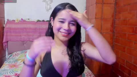 Snapshot of kyomi_beth chatting on January 2, 4:35 pm kyomi online show from January 2, 4:35 pm