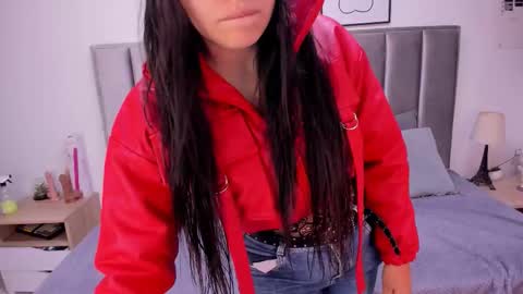 Emily  Laila  online show from November 26, 11:44 am