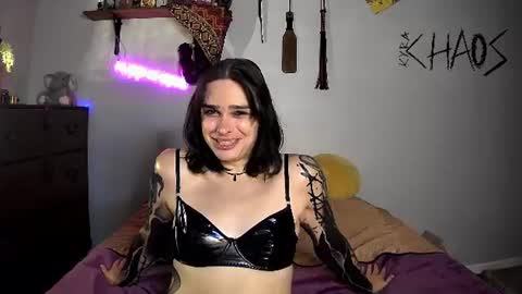 Kyra Chaos online show from June 9, 12:44 am