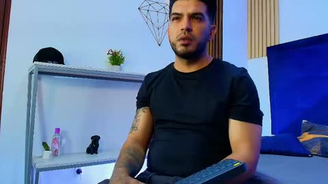 Snapshot of kyro_blaze chatting on June 3, 11:13 am Kyro Blaze online show from June 3, 11:13 am