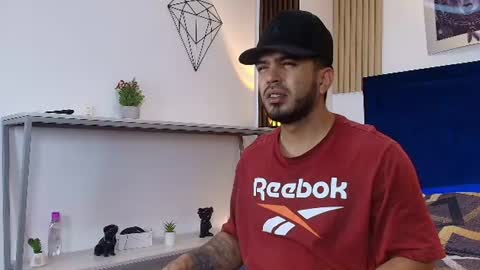 Snapshot of kyro_blaze chatting on June 13, 12:03 pm Kyro Blaze online show from June 13, 12:03 pm
