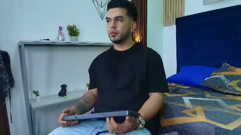 Snapshot of kyro_blaze chatting on June 14, 1:24 pm Kyro Blaze online show from June 14, 1:24 pm