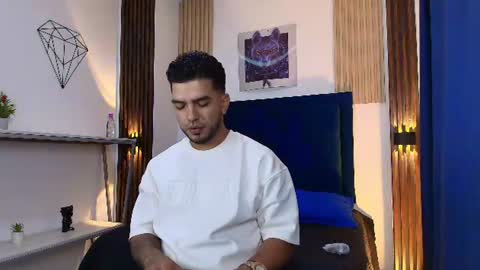 Snapshot of kyro_blaze chatting on June 15, 1:35 pm Kyro Blaze online show from June 15, 1:35 pm