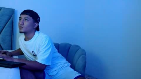 Snapshot of kyro_estrada chatting on December 15, 6:23 pm kyro_estrada online show from December 15, 6:23 pm