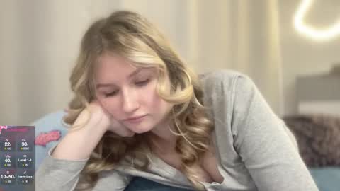 Snapshot of kyttilovelly chatting on March 10, 6:35 pm Amanda online show from March 10, 6:35 pm