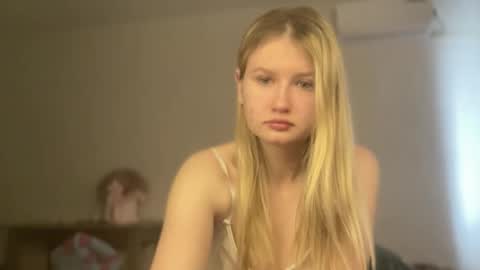 Snapshot of kyttilovelly chatting on March 21, 9:03 am Amanda online show from March 21, 9:03 am