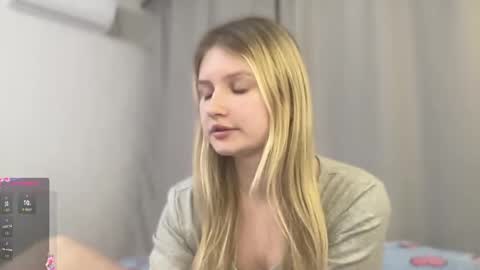 Snapshot of kyttilovelly chatting on March 22, 7:39 pm Amanda online show from March 22, 7:39 pm