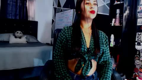 Snapshot of l0lavelvet chatting on April 15, 8:31 pm l0lavelvet online show from April 15, 8:31 pm