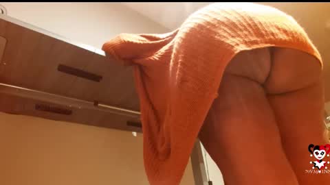 Snapshot of l0v3qu1nn chatting on September 21, 8:05 am I am everything. Your highness queen deity goddess mistress god daddy mommy boss master. you will address me as such. online show from September 21, 8:05 am