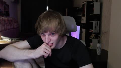 l1onkennedy online show from March 23, 7:18 pm