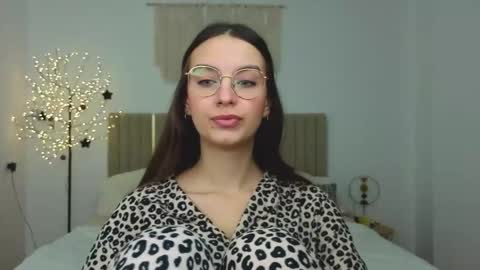 Margo  online show from February 7, 1:48 pm