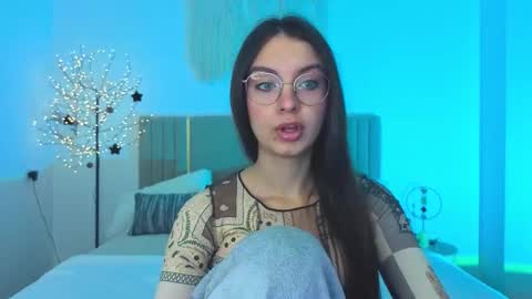 Margo  online show from February 10, 2:10 pm