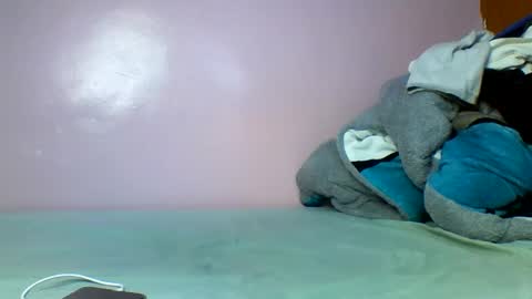 Snapshot of l556778 chatting on March 7, 7:00 pm crazy creamer online show from March 7, 7:00 pm