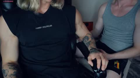 Snapshot of l_adonis_l chatting on November 30, 7:34 am Adonis online show from November 30, 7:34 am