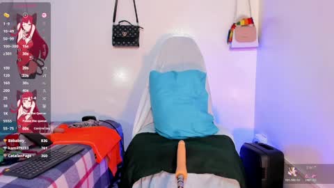Snapshot of la_ratona_1 chatting on April 7, 10:59 am AriSaray online show from April 7, 10:59 am