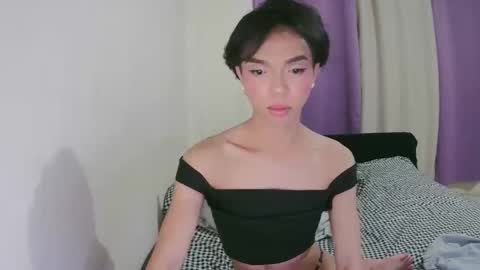 Laura online show from November 11, 5:46 pm