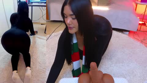 Cris  online show from December 24, 3:05 pm