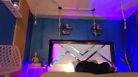 Cris  online show from September 29, 12:10 pm