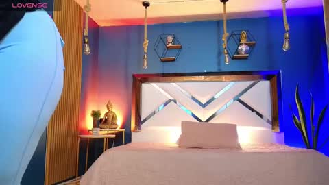 Cris  online show from November 5, 10:59 am