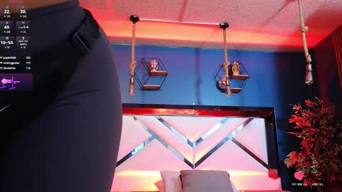 Snapshot of laady_brownn chatting on February 14, 11:29 am Cris online show from February 14, 11:29 am