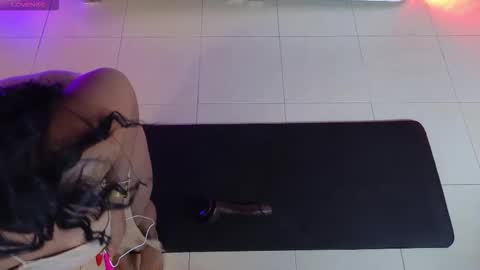 Snapshot of laady_brownn chatting on March 11, 11:49 am Cris online show from March 11, 11:49 am