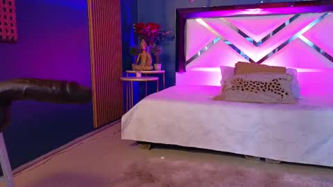 Snapshot of laady_brownn chatting on March 13, 11:39 am Cris online show from March 13, 11:39 am