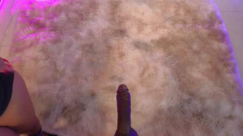 Snapshot of laady_brownn chatting on March 20, 11:37 am Cris online show from March 20, 11:37 am