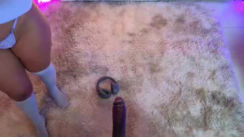 Snapshot of laady_brownn chatting on March 28, 11:43 am Cris online show from March 28, 11:43 am