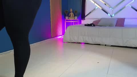 Cris  online show from April 27, 11:19 am