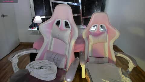  L A R A   online show from December 6, 12:56 am