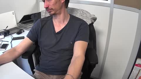 Snapshot of labelette007 chatting on December 18, 1:45 pm labelette007 online show from December 18, 1:45 pm