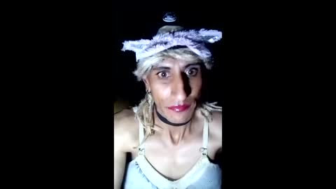 labestiareconoseme44420 online show from March 16, 5:44 am