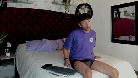 Snapshot of labrinthteasing chatting on March 6, 8:16 pm labrinthteasing online show from March 6, 8:16 pm