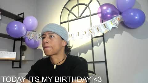 Snapshot of labrinthteasing chatting on November 3, 1:23 pm labrinthteasing online show from November 3, 1:23 pm