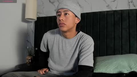 Snapshot of labrinthteasing chatting on November 28, 1:36 pm labrinthteasing online show from November 28, 1:36 pm