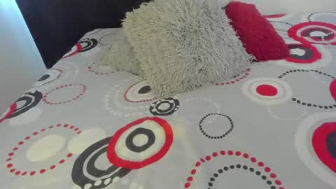 Snapshot of ladahear_ chatting on June 18, 4:55 pm Akyra online show from June 18, 4:55 pm