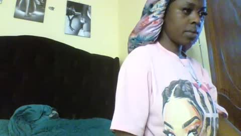 Snapshot of ladasha_montaz chatting on June 28, 6:08 am ladasha online show from June 28, 6:08 am