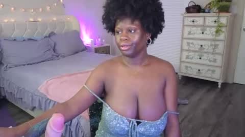 Snapshot of ladiosa_selene chatting on August 2, 3:21 pm La Diosa Selene online show from August 2, 3:21 pm