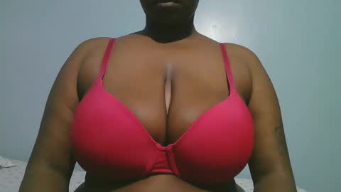 Snapshot of lady_dearra chatting on February 12, 3:12 am lady_dearra online show from February 12, 3:12 am