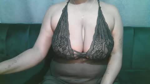 Snapshot of lady_dearra chatting on March 2, 2:58 am lady_dearra online show from March 2, 2:58 am