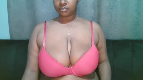 Snapshot of lady_dearra chatting on March 6, 3:36 am lady_dearra online show from March 6, 3:36 am
