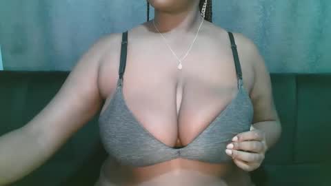 Snapshot of lady_dearra chatting on March 19, 3:21 am lady_dearra online show from March 19, 3:21 am