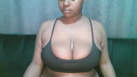 Snapshot of lady_dearra chatting on March 23, 3:21 am lady_dearra online show from March 23, 3:21 am
