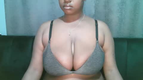 Snapshot of lady_dearra chatting on March 25, 2:50 am lady_dearra online show from March 25, 2:50 am