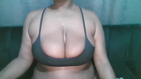 Snapshot of lady_dearra chatting on March 30, 3:18 am lady_dearra online show from March 30, 3:18 am