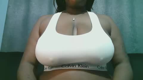 Snapshot of lady_dearra chatting on May 14, 3:02 am lady_dearra online show from May 14, 3:02 am