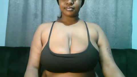 Snapshot of lady_dearra chatting on May 28, 3:15 am lady_dearra online show from May 28, 3:15 am