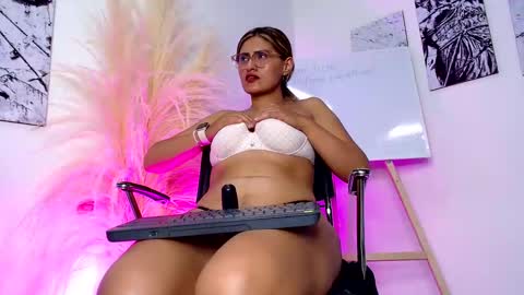 LADY  online show from January 16, 7:49 am